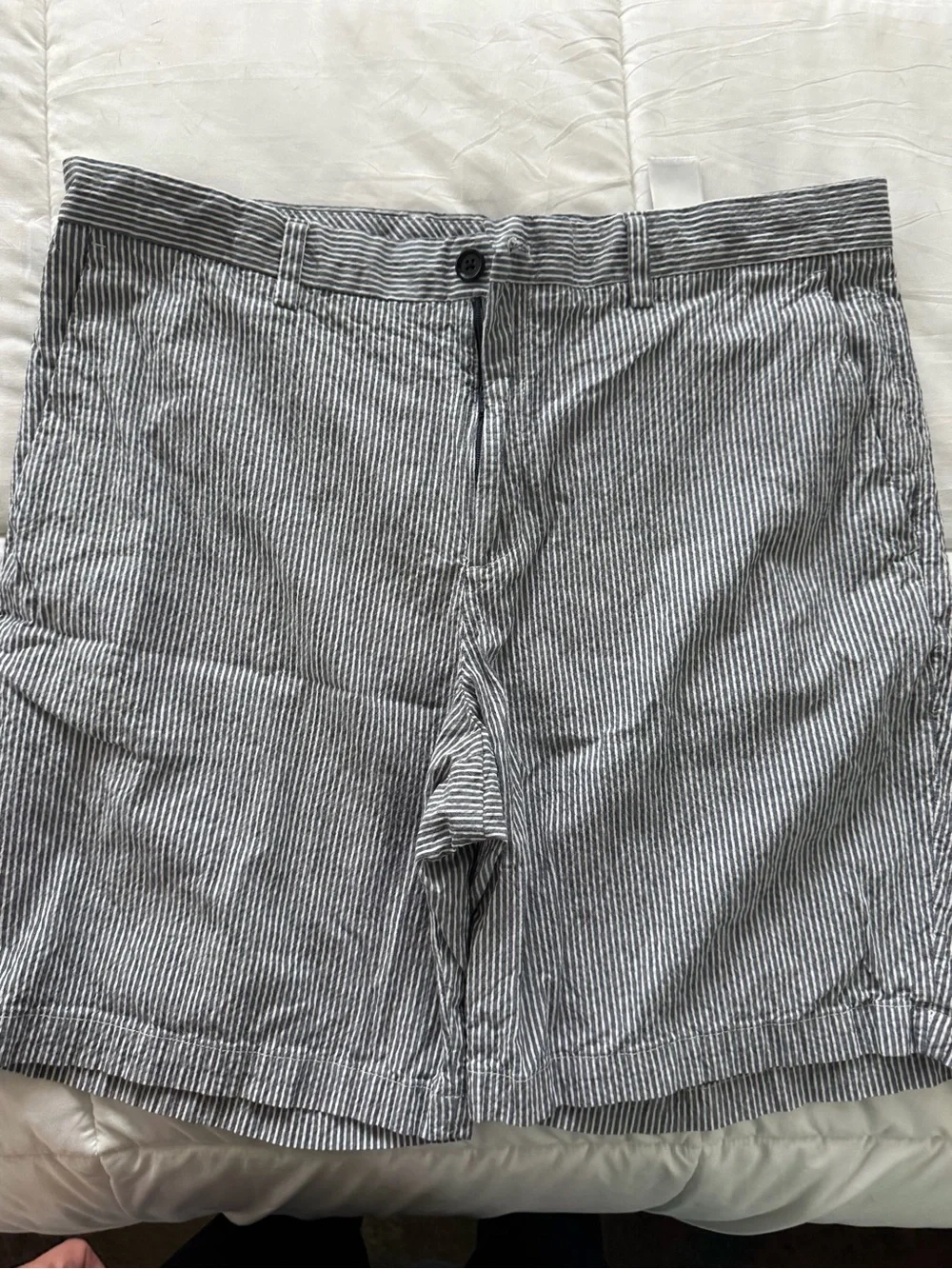 Banana Republic lot of 2 mens shorts- size 34 & 35 (fit like 34)